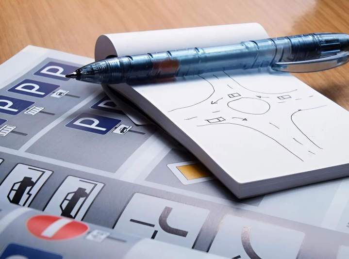 Préparez-vous efficacement à l'examen du code de la route !